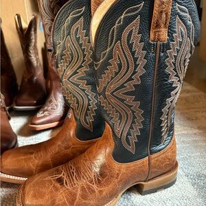 Ariat Men's Black and Brown Western Boots